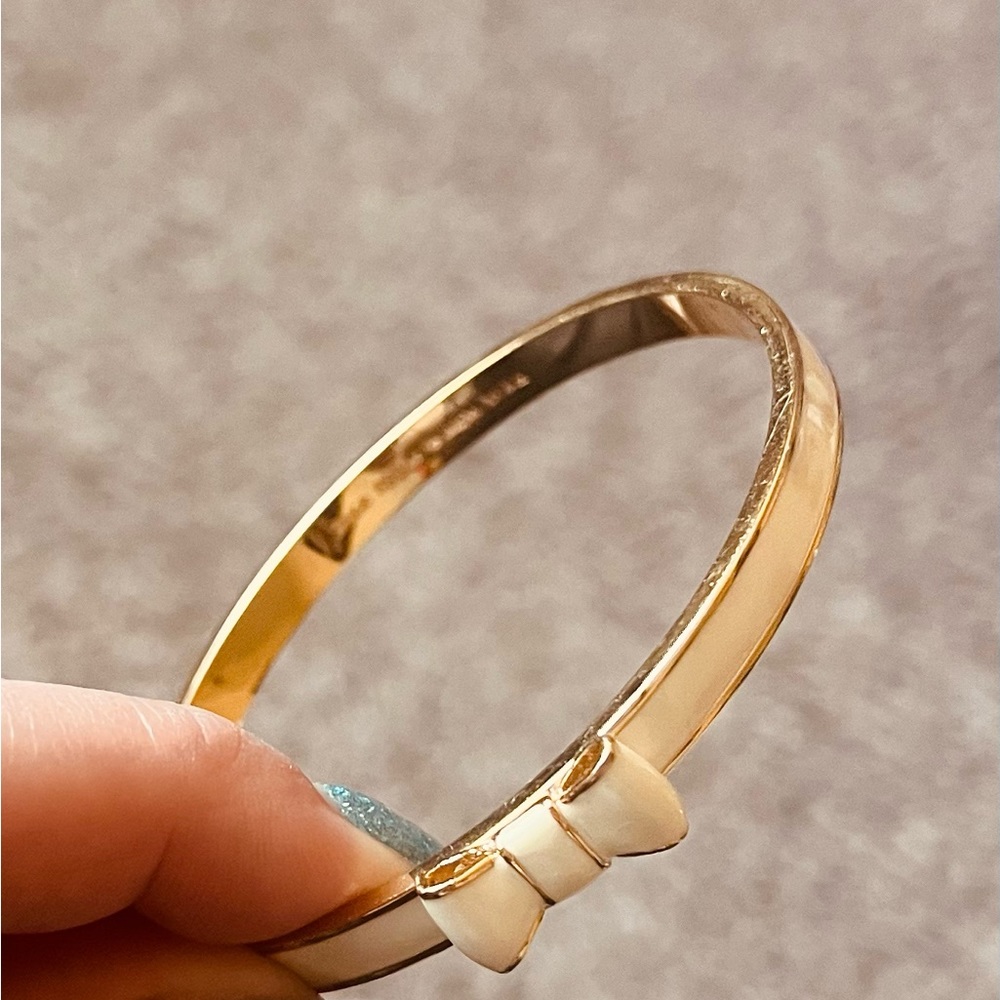 KATE SPADE ♠️ — Bow Bangle - Picture 6 of 8